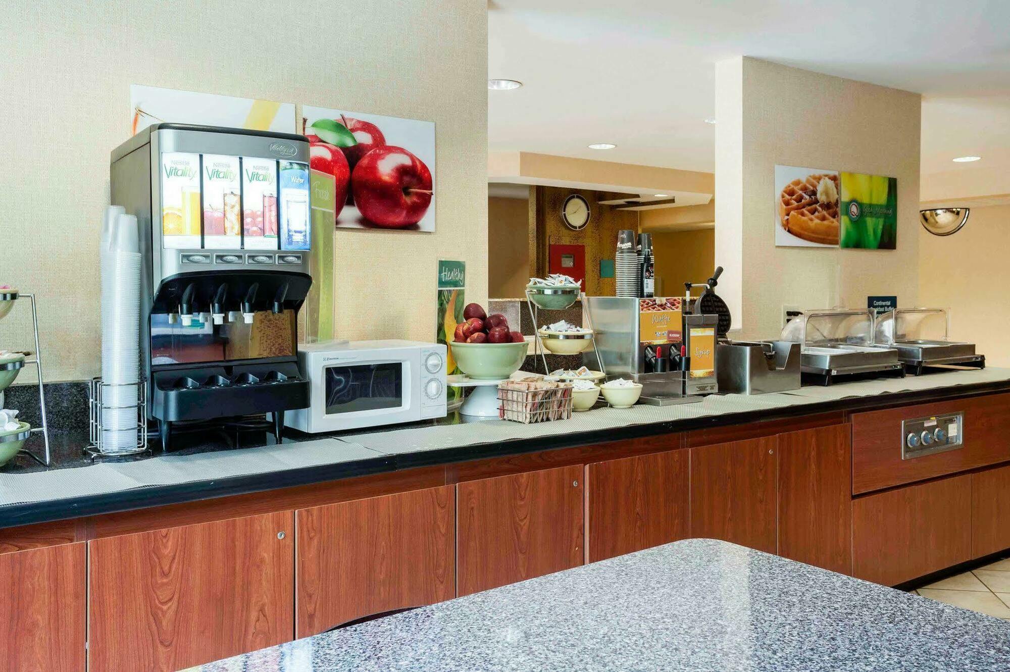 Quality Inn Chester - South Richmond מראה חיצוני תמונה